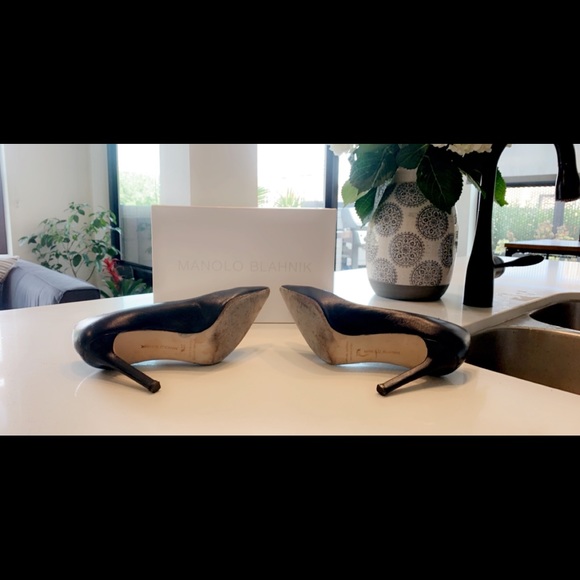 Manolo Blahnik Navy Leather Pointed Toe Pumps - Picture 7 of 7